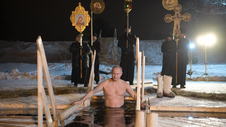 Berendam di Kolam Khusus, Vladimir Putin Jalani Ritual Gereja Ortodoks 