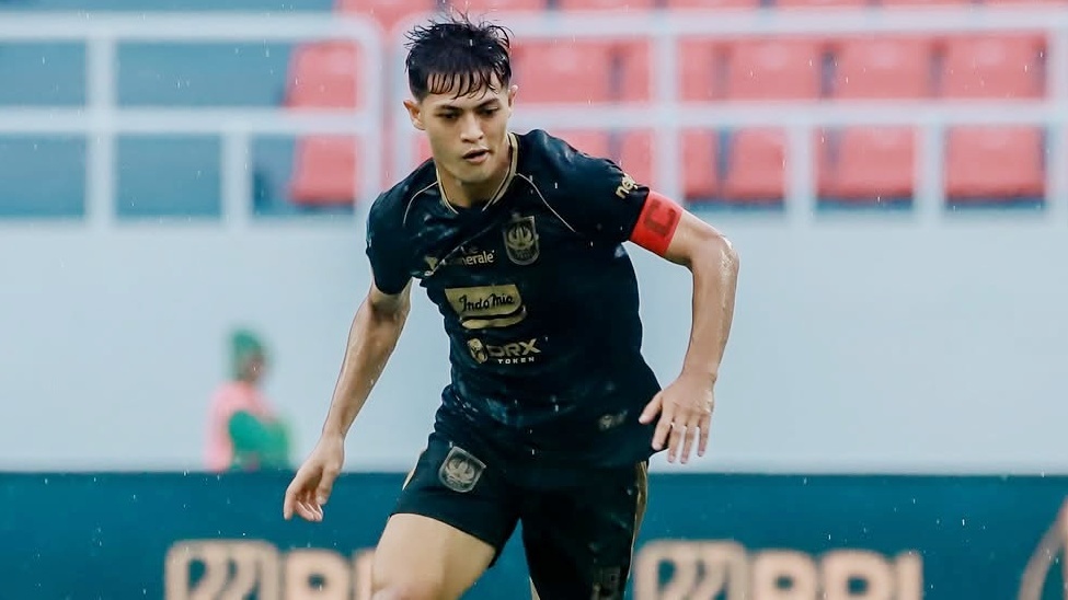 Lewat Terbitan Koran, Persib Umumkan Perekrutan Alfeandra Dewangga dan Julio Cesar