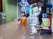 Kebon Pala Banjir Hampir 2 Meter, Air Luapan Ciliwung Datang Sejak Sabtu Sore