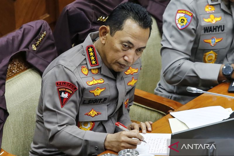 Kapolri Sigit Tolak Polri di Bawah Kementerian, Nanti Ada 2 Matahari Kembar