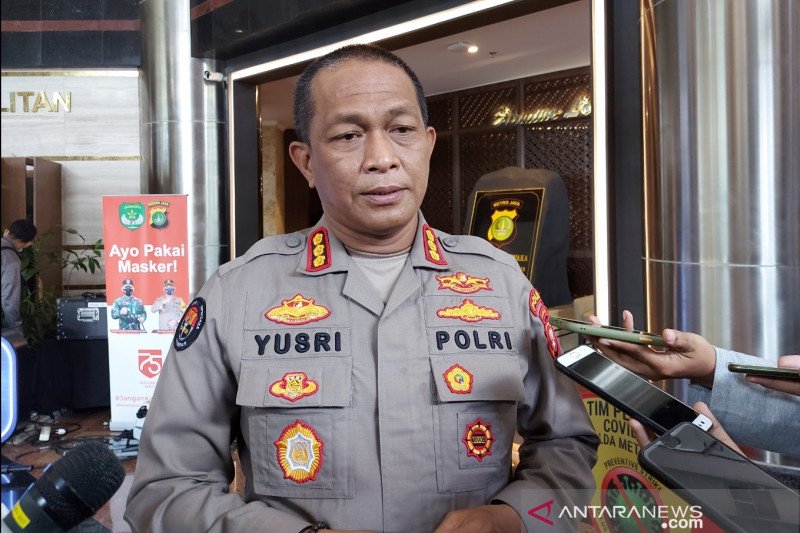 Kabid Humas Polda Metro Jaya Kombes Pol Yusri Yunus berikan keterangan kepada wartawan di Polda Metro Jaya. ANTARA/Fianda Sjofjan Rassat