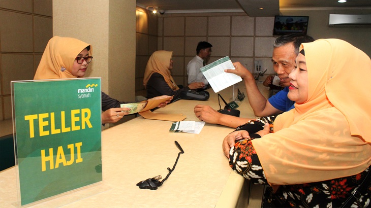 Jemaah bayar haji