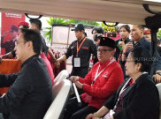  Hasto Dampingi Megawati Lihat Pameran Rempah di Area Rakernas PDIP