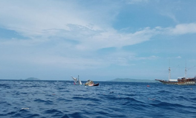 Kapal Phinisi Terbalik di Labuan Bajo, Wartawan Istana Selamat