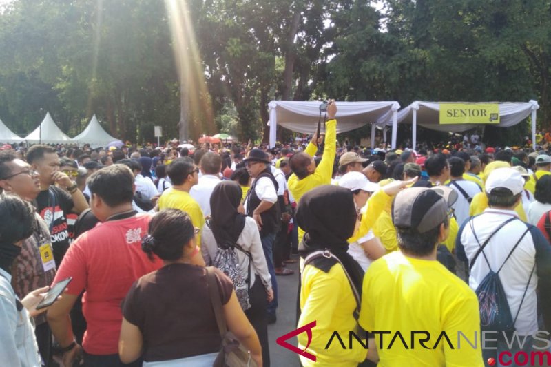 Sejumlah alumni UI yang hadir dalam aksi depan kantor Bawaslu