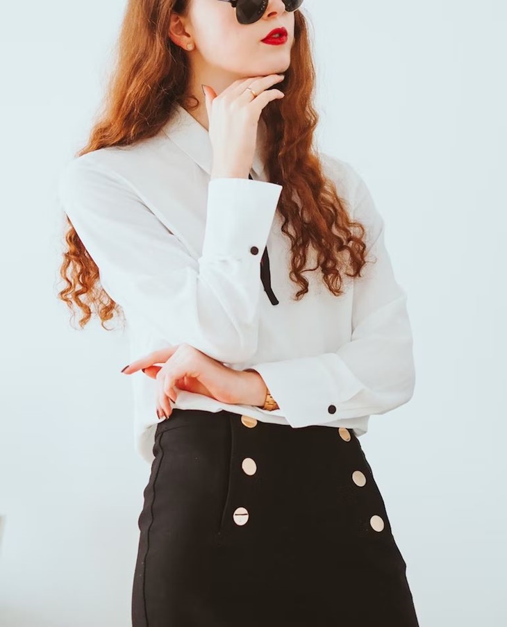 Tips Memilih Outfit ke Kantor ala Lilie Budimulia dan Beby Chaesara