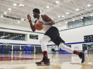 Under Armour Resmi Luncurkan Sepatu Bertandatangan Joel Embiid Saat Kali Pertama Berlaga