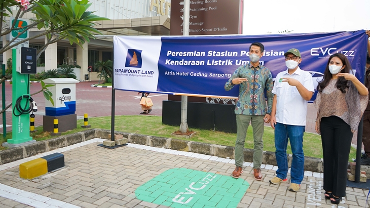 Ngecas Mobil Listrik kini Bisa di Gading Serpong