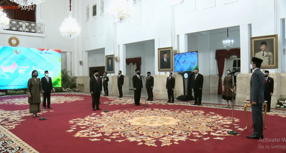 Jokowi Lantik Dewan Pengawas Pengelola Investasi Indonesia