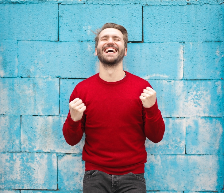 Menggantikan kritik batin dengan suara hati yang lebih positif (Foto: Unsplash/Bruce Mars)