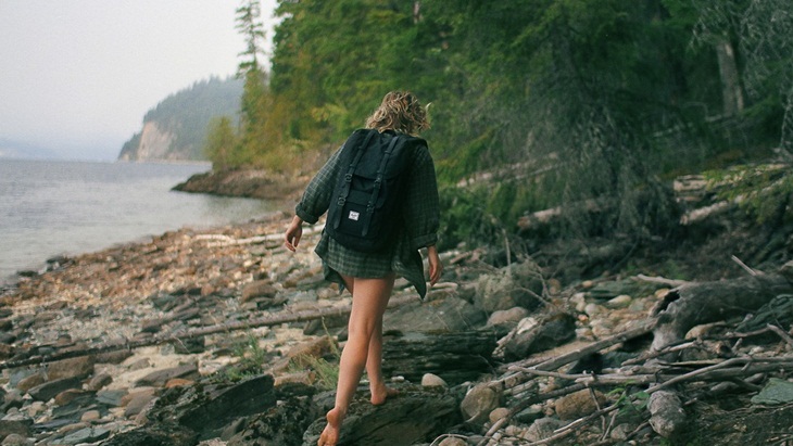 Jalan-jalan ala backpacker. (Foto: Pixabay/Free-Photos)