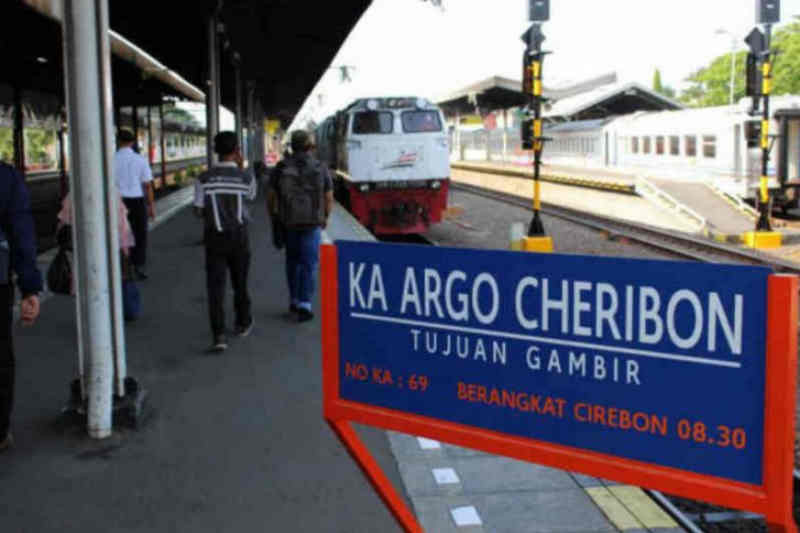 828 Calon Penumpang di KAI Daop 3 Cirebon Batal Berangkat
