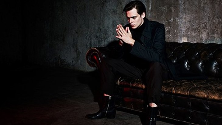 Bill Skarsgård Kerap Didatangi Pennywise