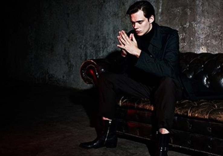Bill Skarsgård Kerap Didatangi Pennywise