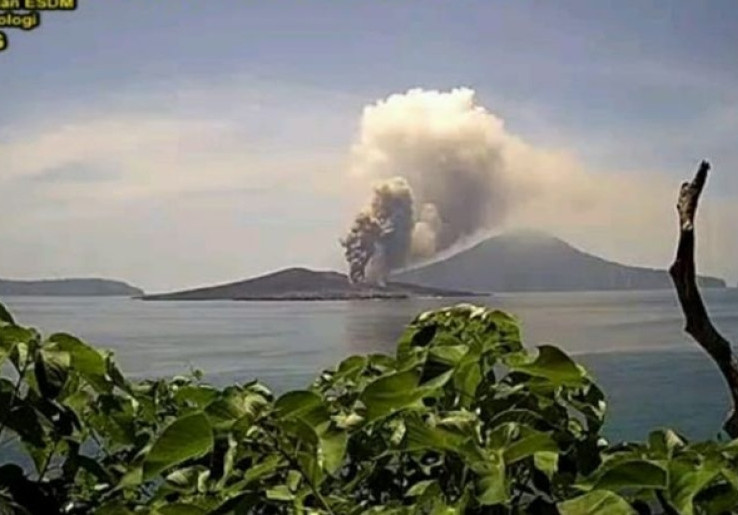 Erupsi Gunung Anak Krakatau Tak Berdampak pada Aktivitas Penerbangan