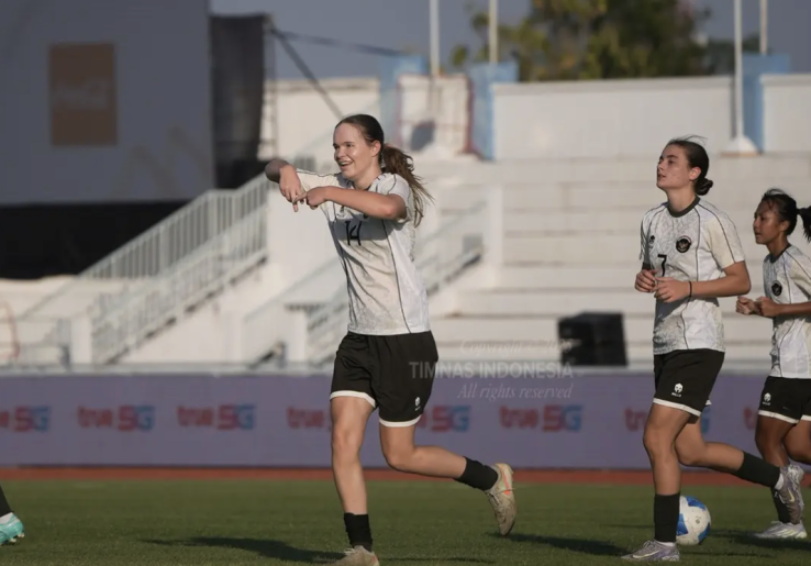 Isa Warps Sempat Takut Kalah Lagi Sebelum Golnya Awali Kebangkitan Timnas Putri Kalahkan Singapura