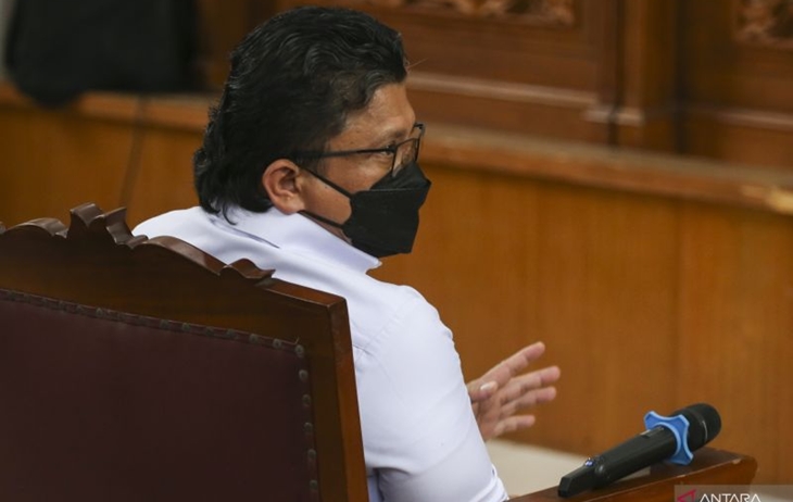Ferdy Sambo Tampak Lemas Dengarkan Detik-Detik Vonis Hakim