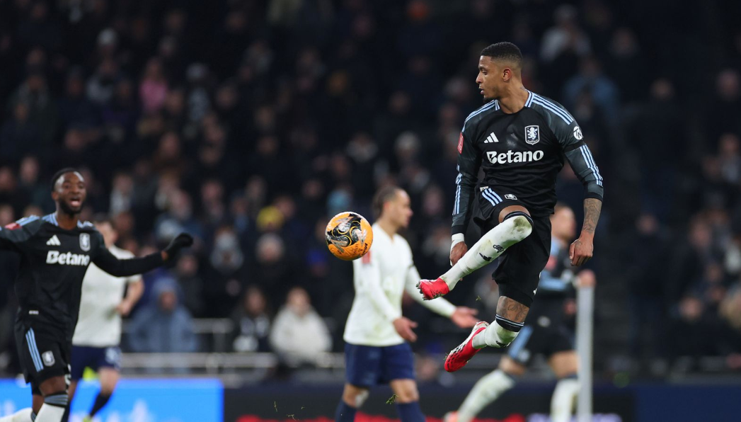 Ezri Konsa Masuk Radar Arsenal, Unai Emery Pasang Pagar Tinggi
