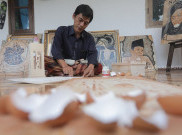 Menyulap Limbah Cangkang Telur Menjadi Lukisan Bernilai Jual