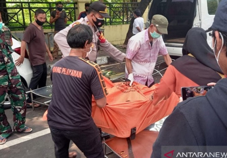 Dua Pekerja Tewas Tertimpa Runtuhan Proyek Rumah Tua di Bendungan Hilir