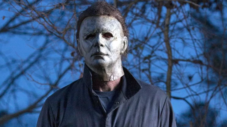 Michael Myers selalu mengenakan topeng karet disetiap aksinya (Sumber: Bloody Disgusting)
