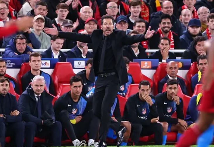 Hati-hati Liverpool! Andoni Iraola Belum Pernah Menang Lawan Diego Simeone
