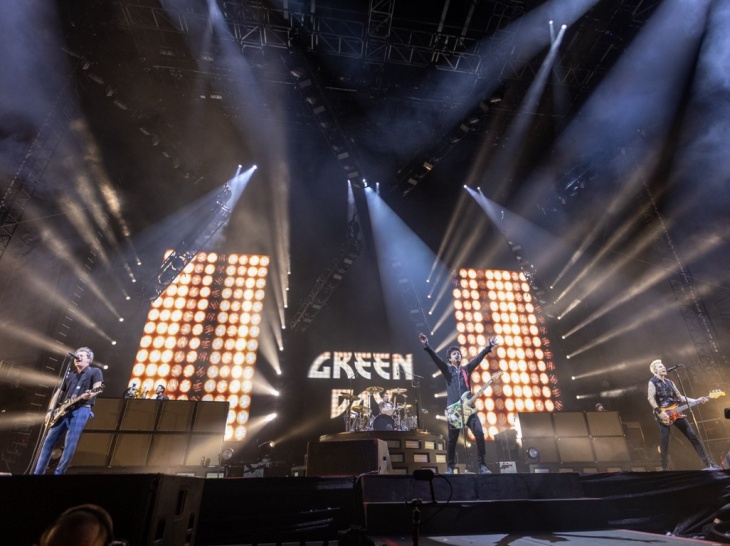 Frontman Green Day Umumkan akan Melepas Kewarganegaraan AS