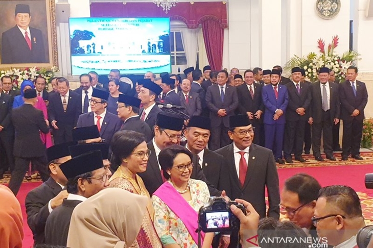 Dokumentasi foto- Sejumlah menteri Kabinet Indonesia Maju di Istana Negara, Jakarta pada Rabu (23/10/2019). (Bayu Prasetyo)