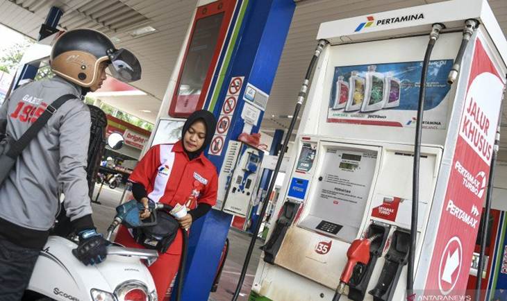 DPR: Turunkan Harga BBM dan Tarif Listrik!