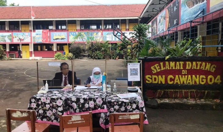 Posko Proses PPDB SDN 04 Cawang Jakarta Timur. (ANTARA Anisyah Rahmawati)
