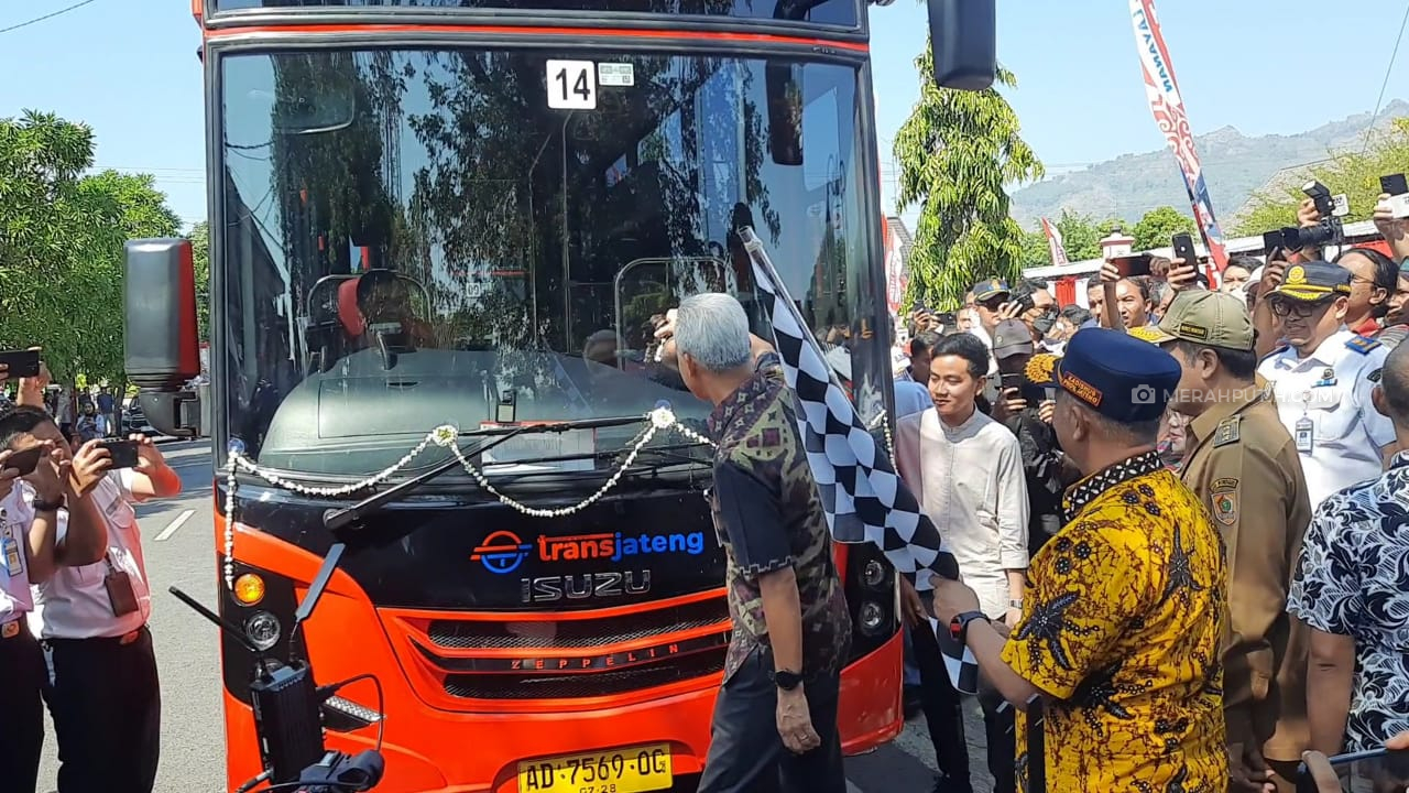 Ganjar Luncurkan Trans Jateng Solo-Sukoharjo-Wonogiri, Gratis Sepekan