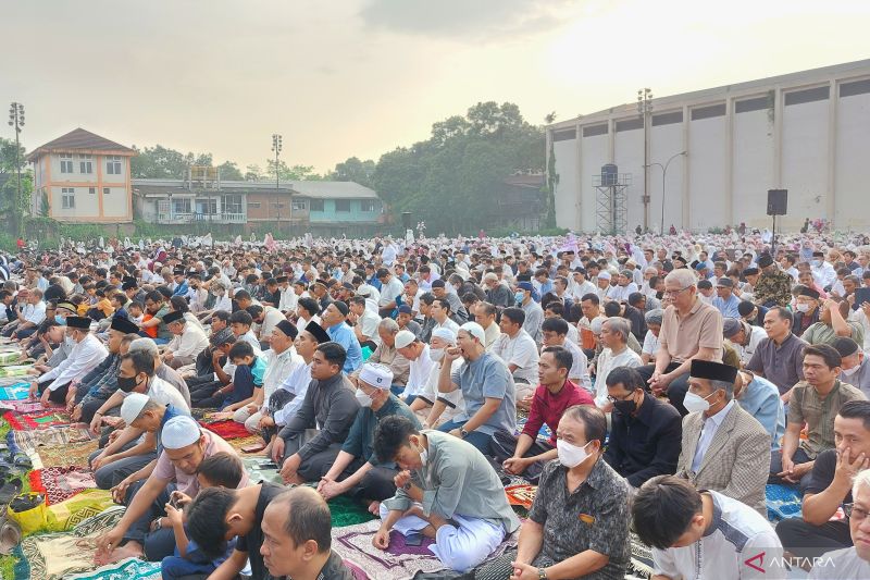 Ribuan Warga Ikuti Salat Id di Bandung dan Gedung PP Muhammadiyah