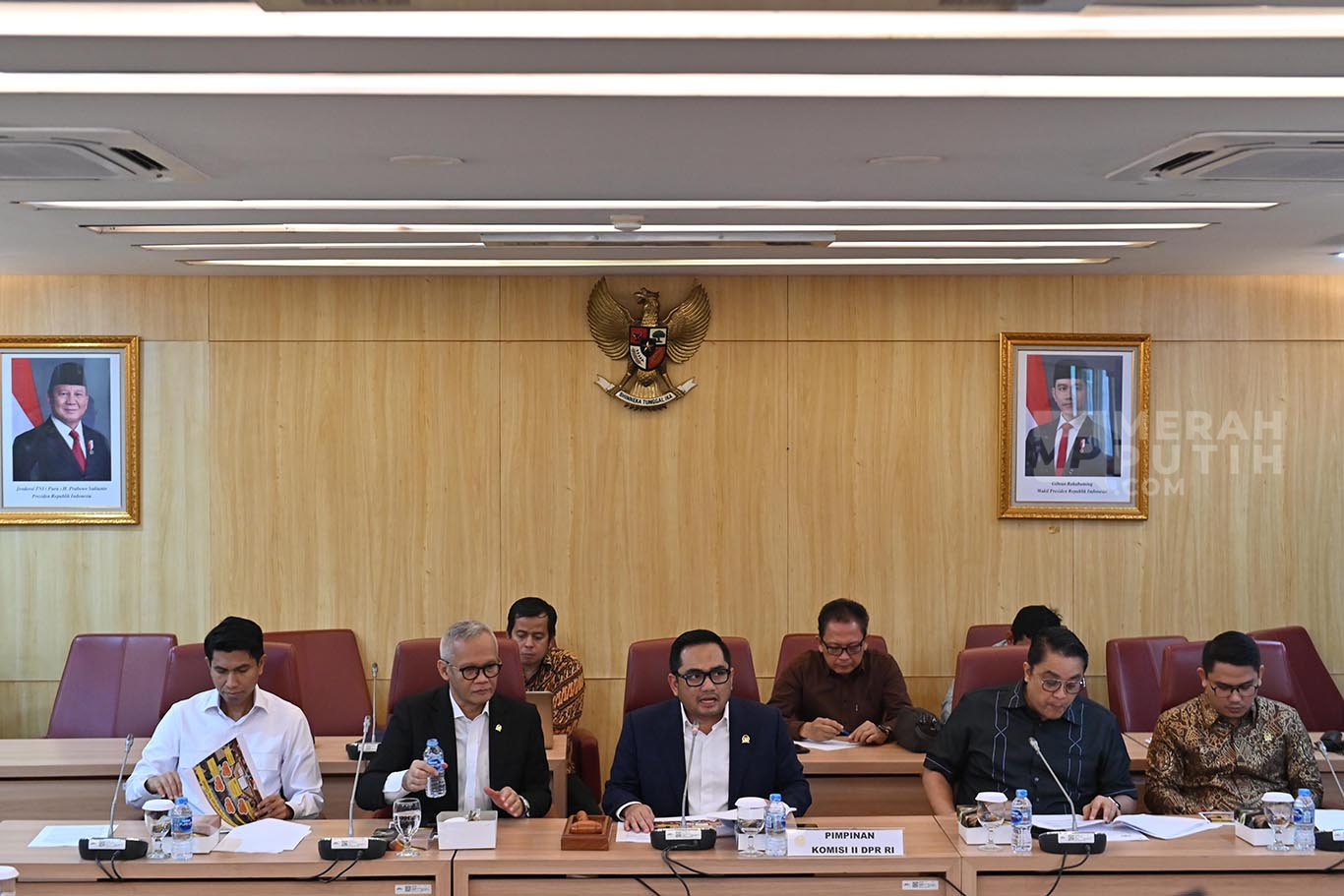 Komisi II DPR Sampaikan Laporan Kinerja Akhir Tahun 2024 