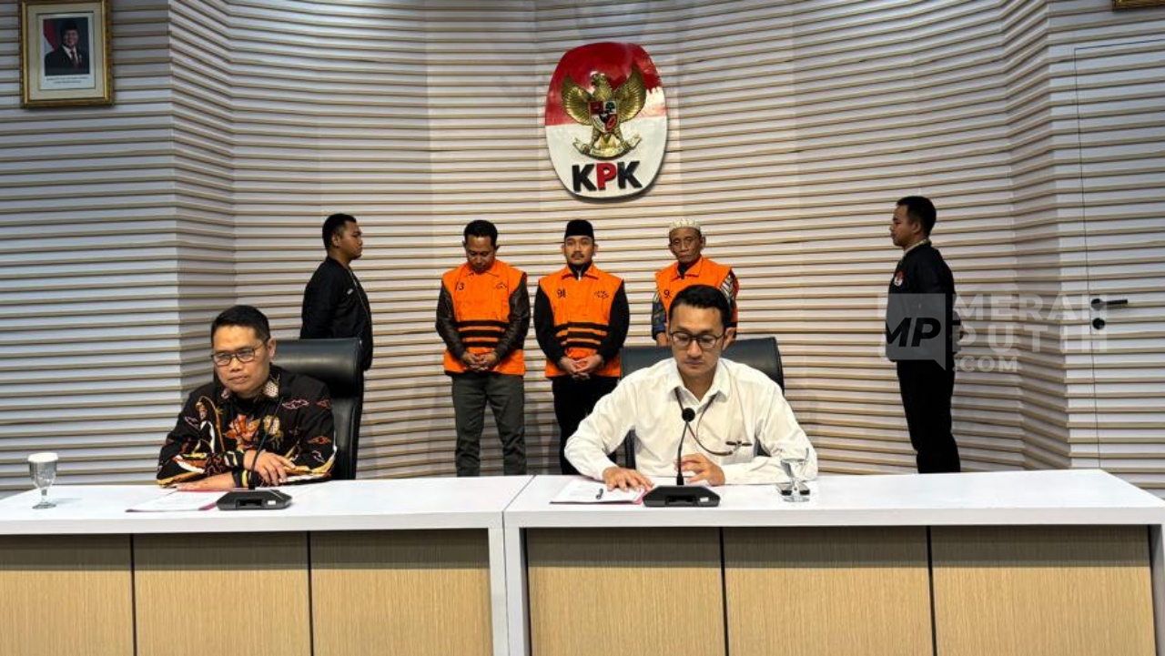 KPK Tetapkan Bupati Bekasi dan Ayahnya Tersangka Suap Ijon Proyek