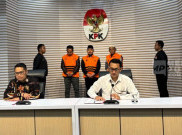 KPK Tetapkan Bupati Bekasi dan Ayahnya Tersangka Suap Ijon Proyek