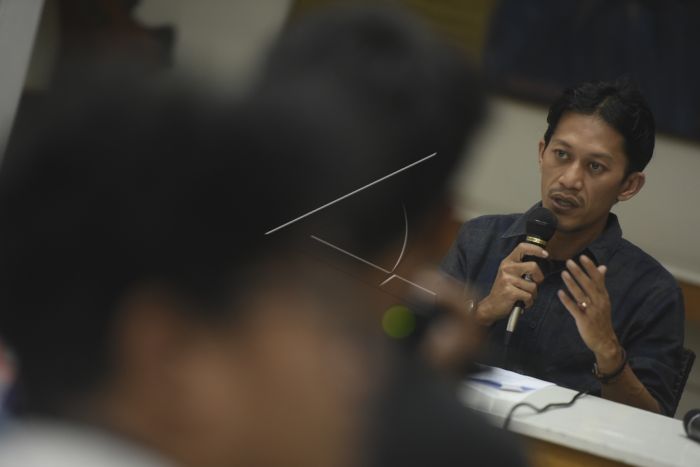 Wakil Koordinator Bidang Strategi dan Mobilisasi KontraS Feri Kusuma memberikan kepada media menanggapi siaran pers Polri terkait peristiwa kericuhan 21-22 Mei 2019 di Jakarta, Rabu (12/6/2019). Dalam keterangannya KontraS mendesak Presiden Joko Widodo selaku kepala negara untuk menyelesaikan persoalan ini dan Lembaga Negara seperti Komnas HAM, Ombudsman RI, LPSK KPAI agar lebih proaktif berperan terhadap peristiwa ini. ANTARA FOTO/Muhammad Adimaja/nz.