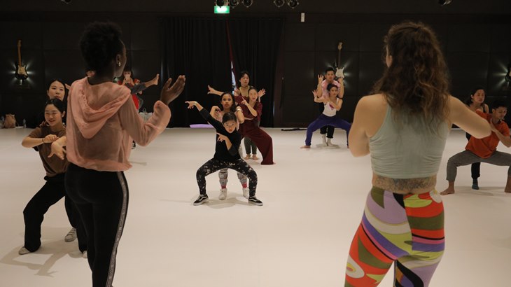 waacking dance