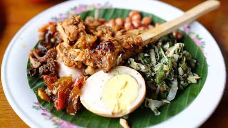 5 Tempat Kuliner Khas Bali Ini Bikin Kamu Susah Move On dari Kelezatannya