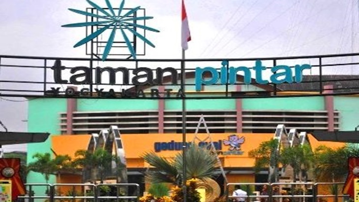 Wisata edukasi Taman Pintar di Yogyakarta