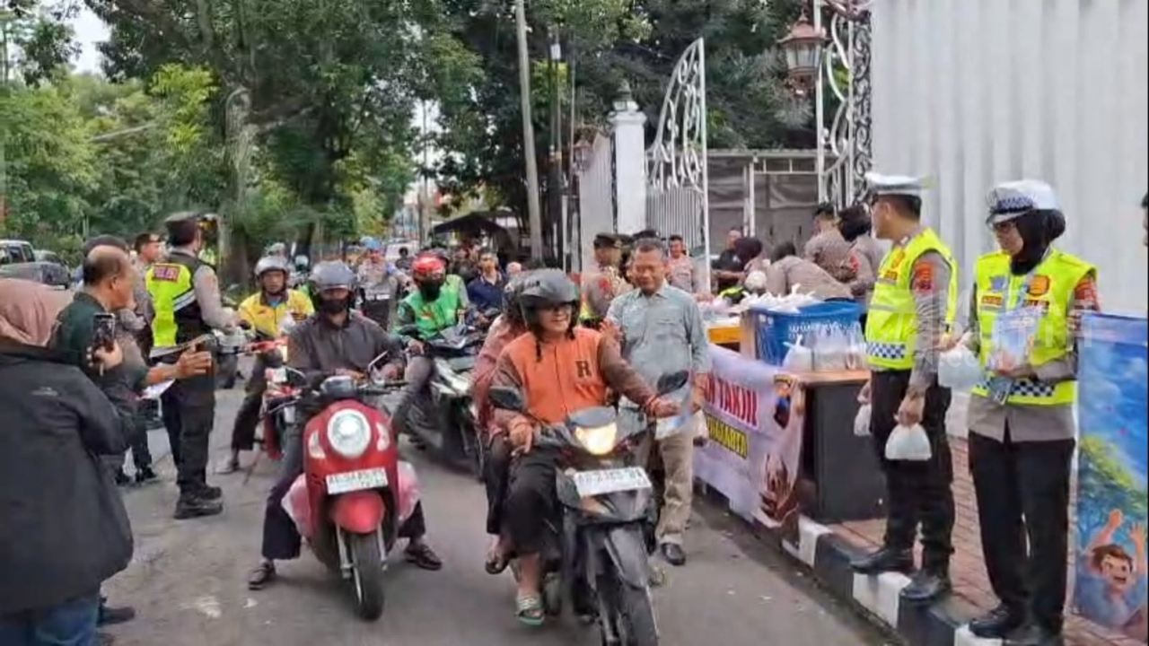 Pemprov Jateng Beri Diskon Pajak Kendaraan 5 Persen, Samsat Solo Sosialisasi Turun ke Jalan