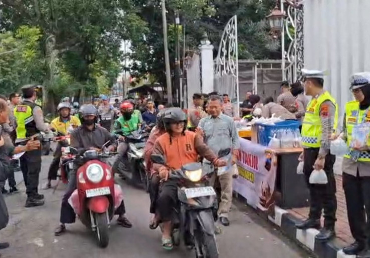 Pemprov Jateng Beri Diskon Pajak Kendaraan 5 Persen, Samsat Solo Sosialisasi Turun ke Jalan