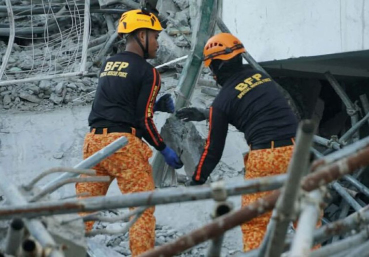21 Orang Tewas Akibat Bangunan Ambruk di Filipina