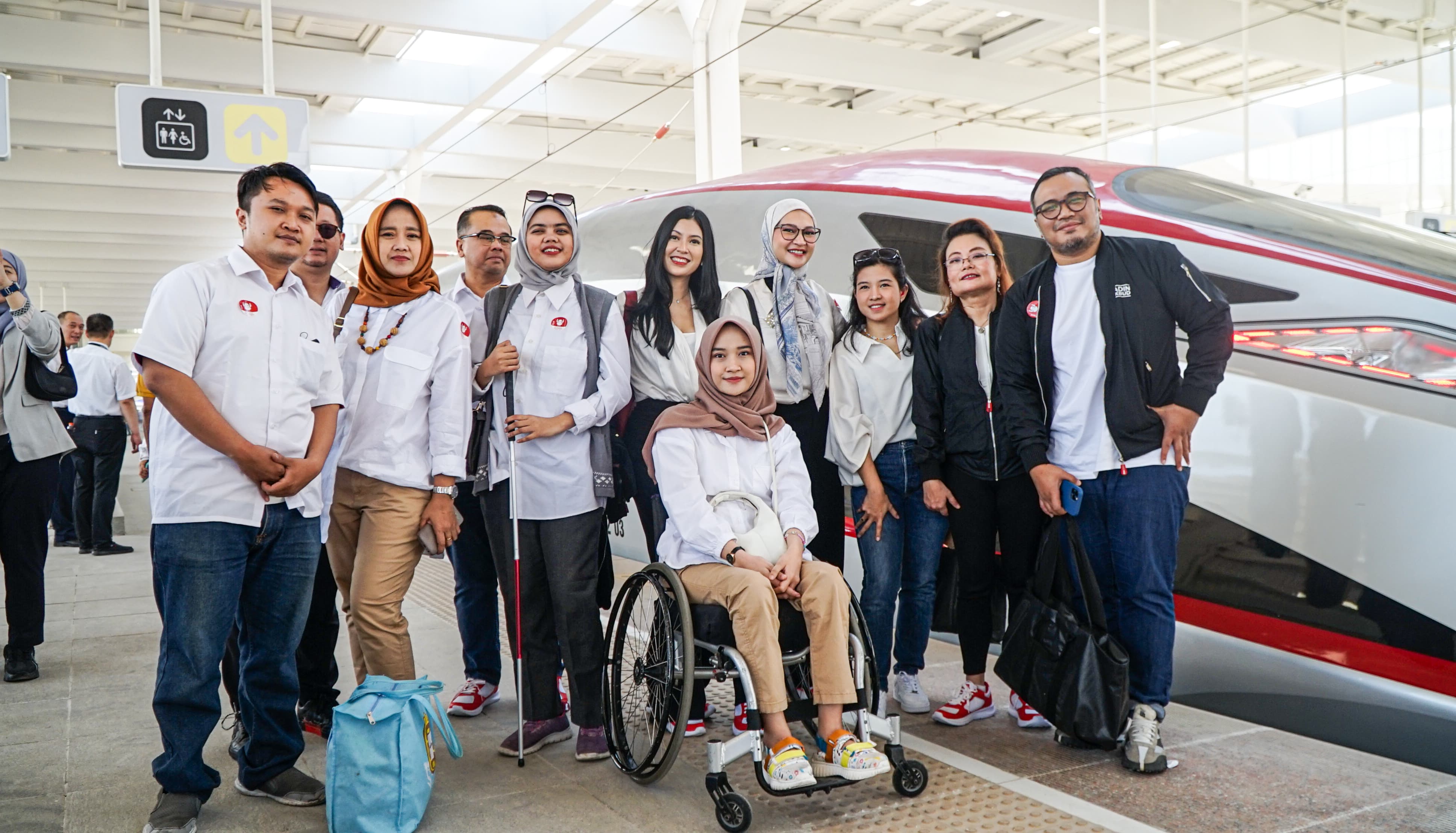 Perlu Petugas Bahasa Isyarat di Kereta Cepat Jakarta-Bandung
