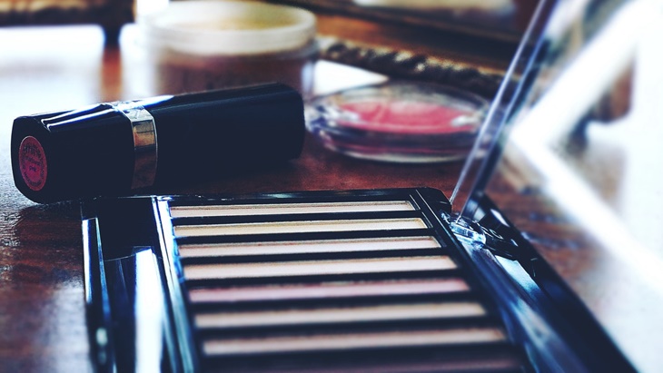 3 Tips Make-Up Untuk Usia 50 Tahun ke Atas