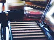 3 Tips Make-Up Untuk Usia 50 Tahun ke Atas