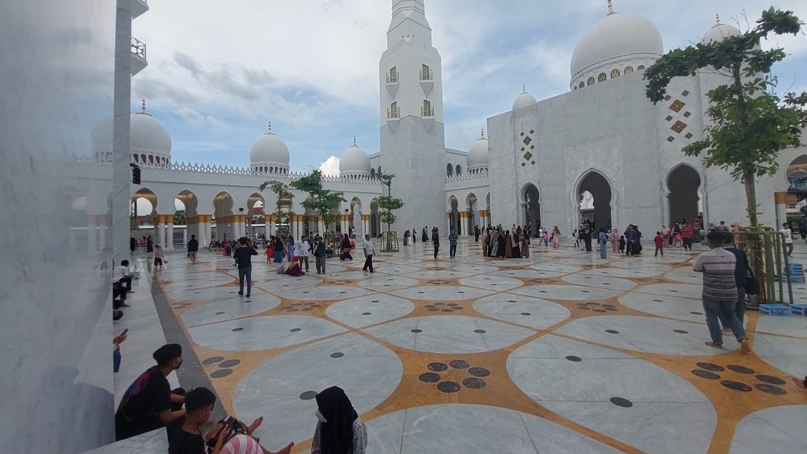 Presiden Jokowi Dijadwalkan Salat Idul Fitri di Masjid Zayed Solo