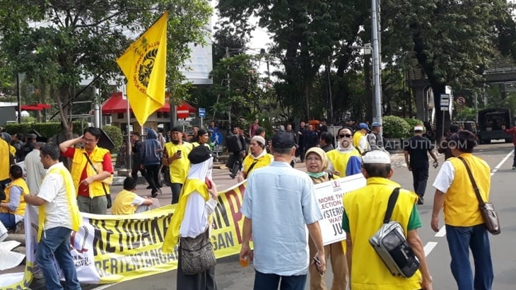 Alumni UI dan 212 Bergabung Demo Kawal Sidang Sengketa Pilpres di MK