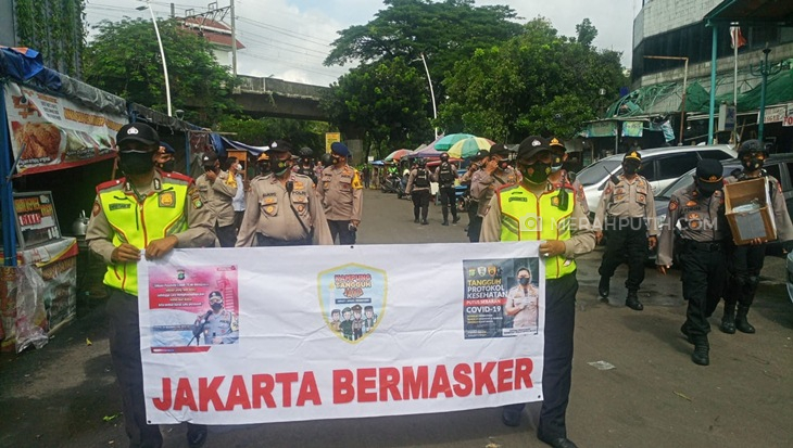 Kegiatan Jakarta Bermasker di kawasan Menteng. (Foto: MP/Kanugrahan)