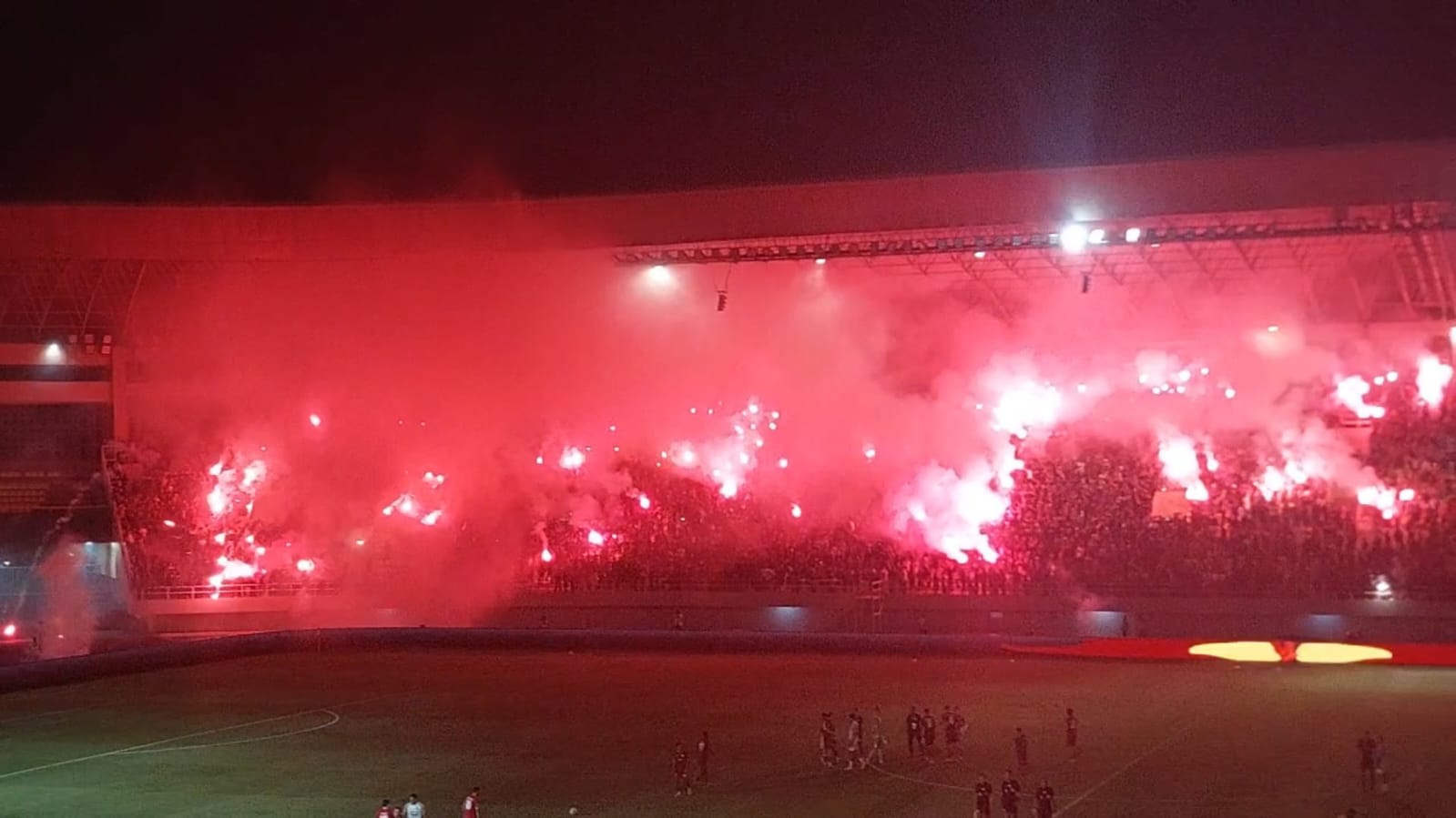 Suporter Nyalakan Flare, Manajemen Persis Solo Pasrah Jika Kena Sanksi Ratusan Juta