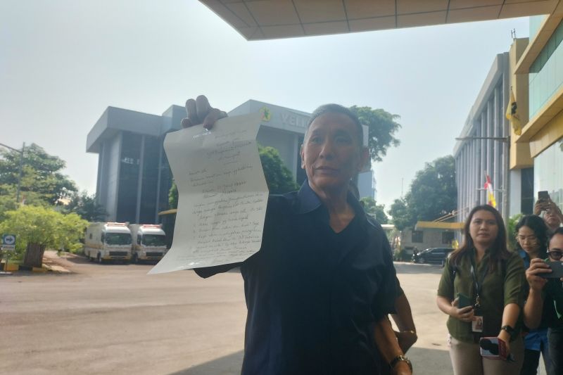 Jusuf Hamka Serahkan Langsung Surat Mundur dari Golkar ke Kantor DPP Slipi